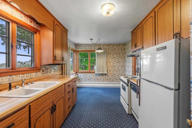 676 E Oak Street, Juneau, WI 53039