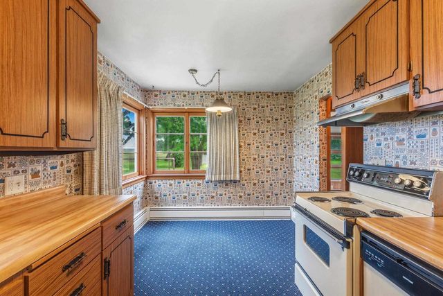 676 E Oak Street, Juneau, WI 53039
