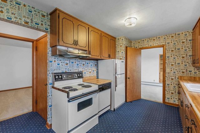 676 E Oak Street, Juneau, WI 53039