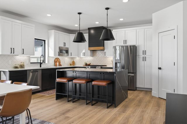 9933 14th Circle NE, Saint Michael, MN 55376