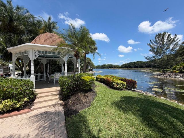 9106 Baybury Lane, West Palm Beach, FL 33411