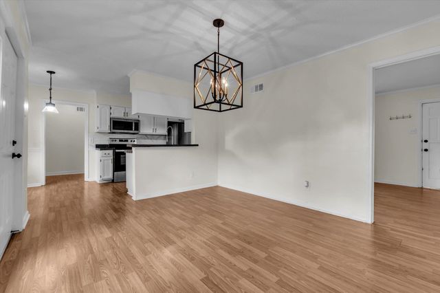 4890 FERNBROOK DR, Memphis, TN 38118