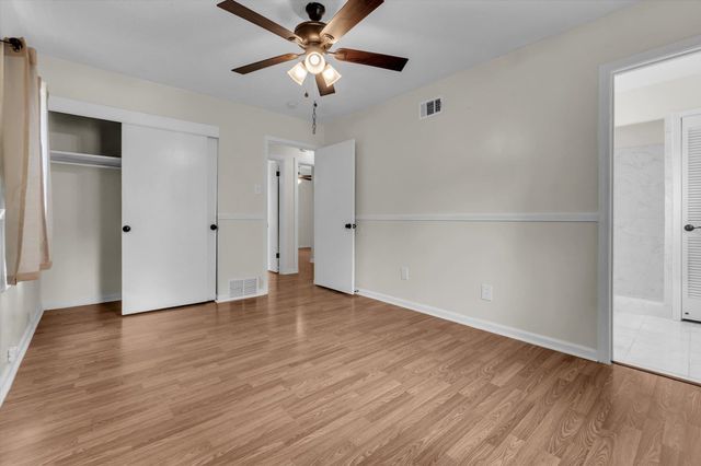 4890 FERNBROOK DR, Memphis, TN 38118