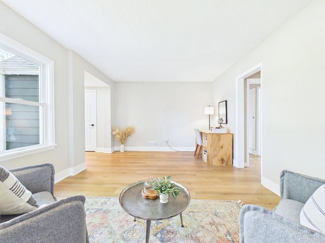 660 County Road D E, Little Canada, MN 55117