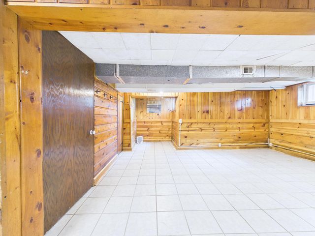660 County Road D E, Little Canada, MN 55117