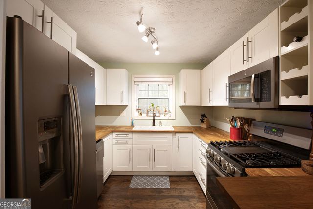 310 Natchez Trace, Atlanta, GA 30350