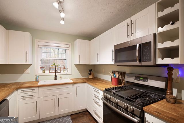 310 Natchez Trace, Atlanta, GA 30350