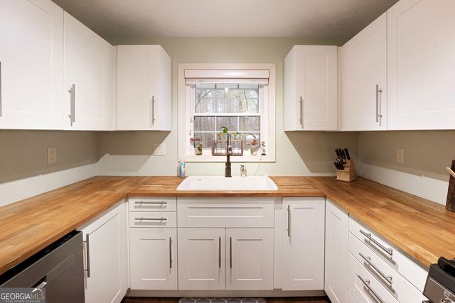 310 Natchez Trace, Atlanta, GA 30350