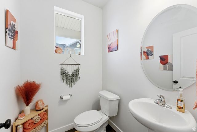 2126 W LYDIA LN, Syracuse, UT 84075