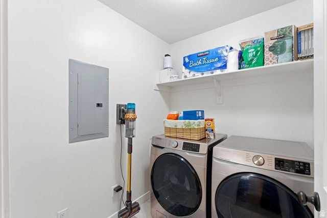 2126 W LYDIA LN, Syracuse, UT 84075