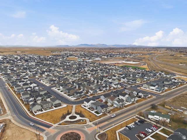 2126 W LYDIA LN, Syracuse, UT 84075