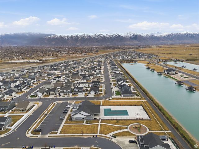 2126 W LYDIA LN, Syracuse, UT 84075