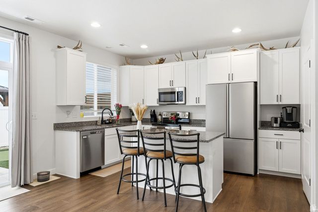 2126 W LYDIA LN, Syracuse, UT 84075