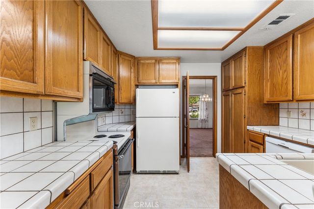 3766 W Avenue J14, Lancaster, CA 93536