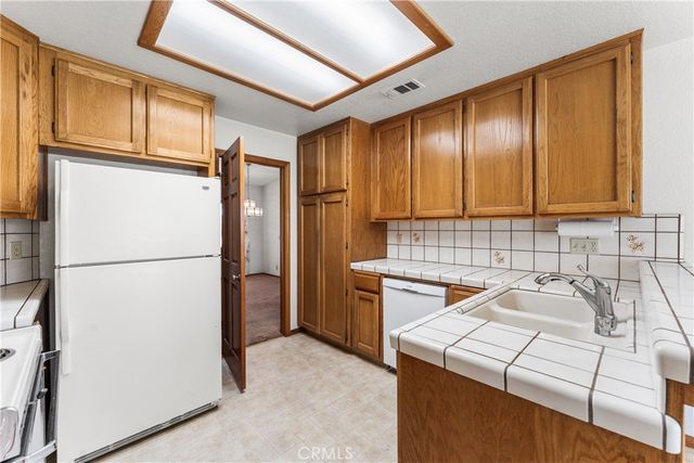 3766 W Avenue J14, Lancaster, CA 93536