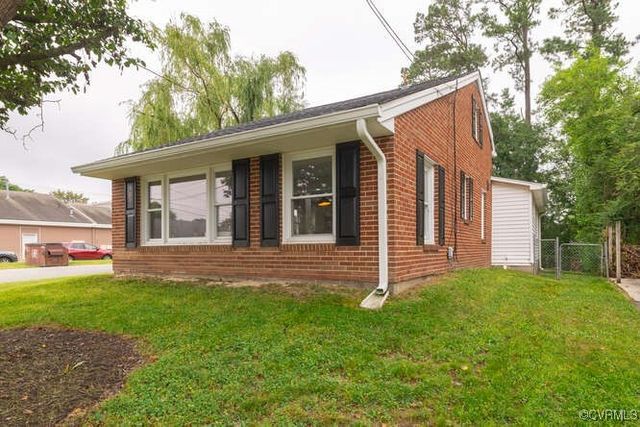 102 Hargrave Ave, Colonial Heights, VA 23834