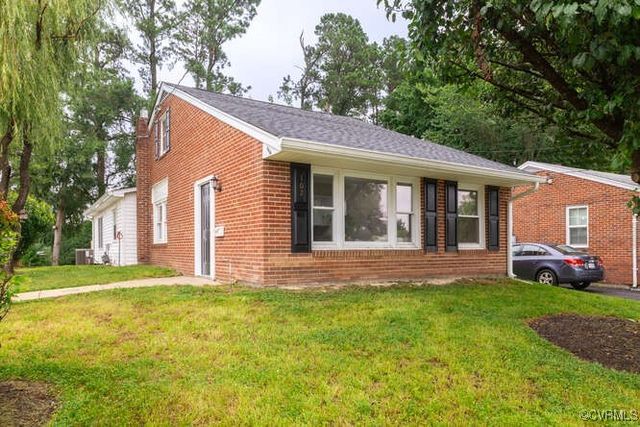 102 Hargrave Ave, Colonial Heights, VA 23834