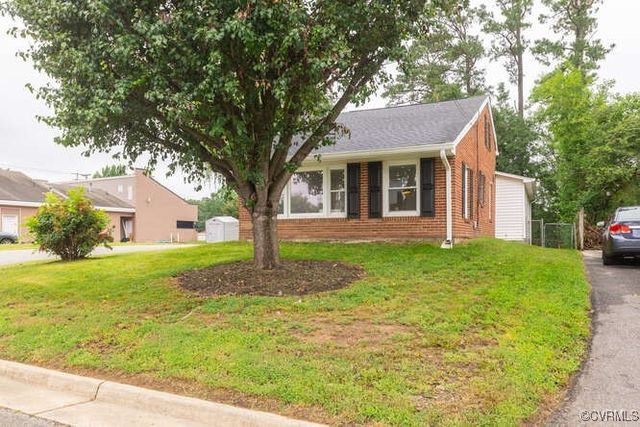102 Hargrave Ave, Colonial Heights, VA 23834