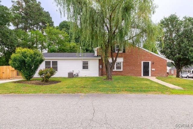 102 Hargrave Ave, Colonial Heights, VA 23834