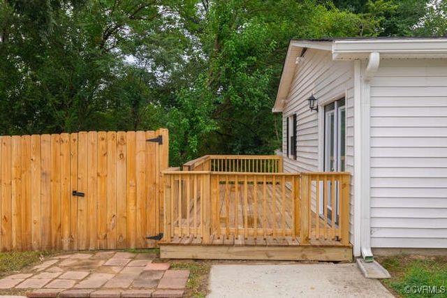 102 Hargrave Ave, Colonial Heights, VA 23834