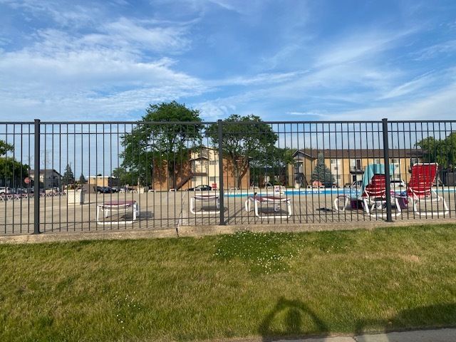 8880 GOLF Road 2C, Des Plaines, IL 60016