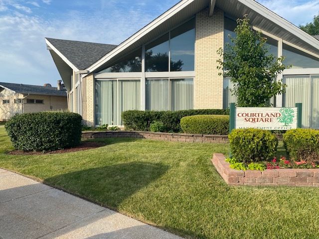 8880 GOLF Road 2C, Des Plaines, IL 60016