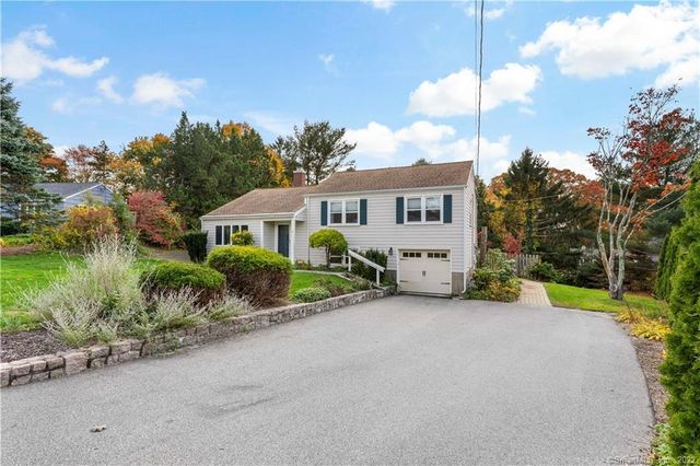 4 Woodvale Rd Extension, Branford, CT 06405