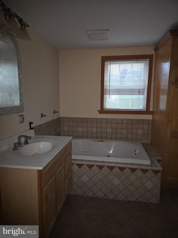 701 SILVER RUN RD, Millville, NJ 08332