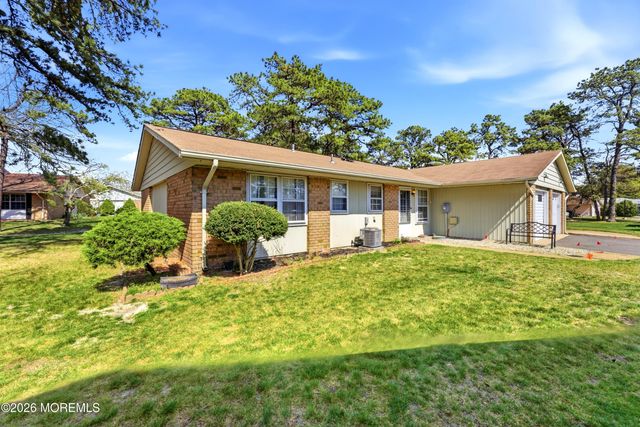 16B Cambridge Circle, Manchester, NJ 08759