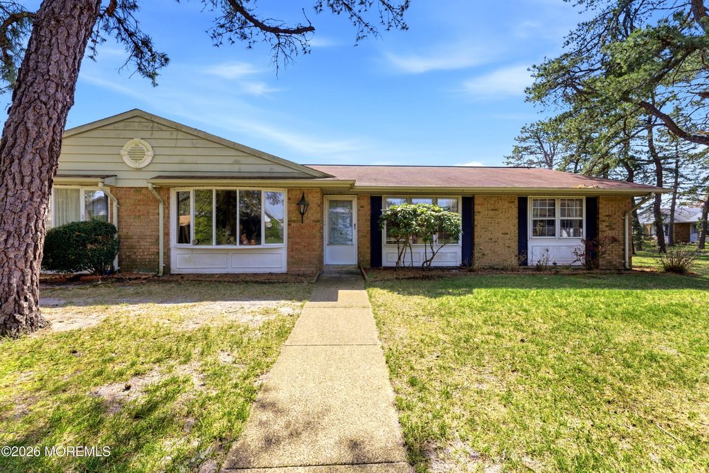 16B Cambridge Circle, Manchester, NJ 08759