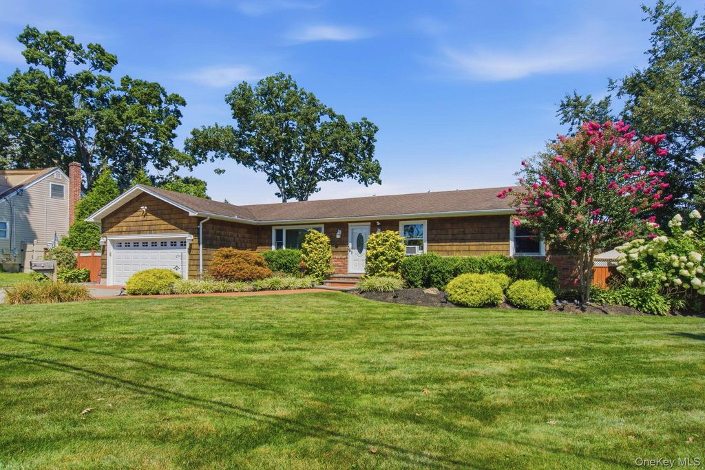 215 Walker Street, West Babylon, NY 11704 — photo 3