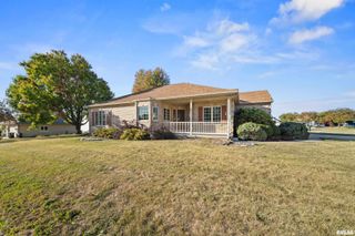 4030 W COLUMBIA Avenue, Davenport, IA 52804