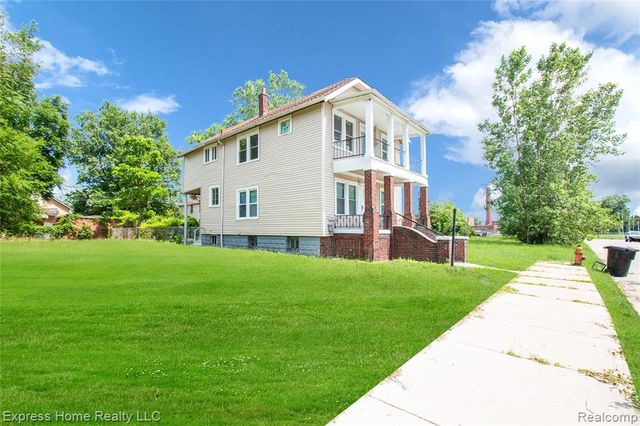 13484 Maine Street, Hamtramck, MI 48212