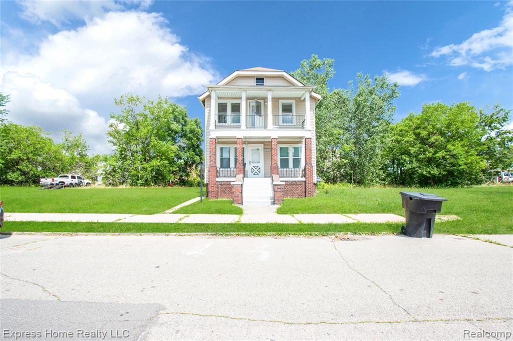 13484 Maine Street, Hamtramck, MI 48212