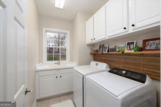 5262 Enniskillen Court, Suwanee, GA 30024