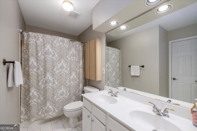 5262 Enniskillen Court, Suwanee, GA 30024