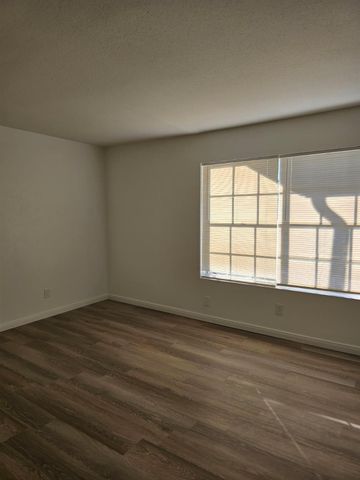 5550 N Braeswood Boulevard 43, Houston, TX 77096