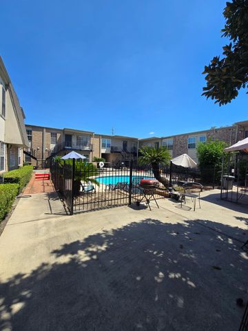 5550 N Braeswood Boulevard 43, Houston, TX 77096