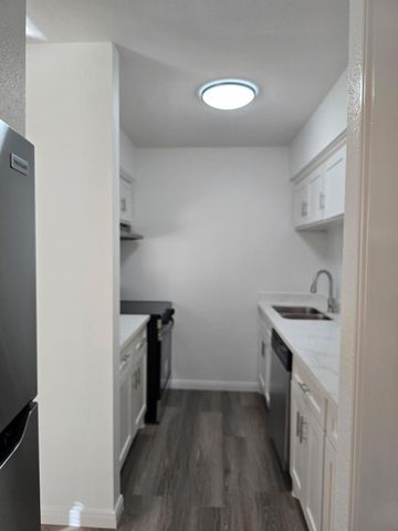 5550 N Braeswood Boulevard 43, Houston, TX 77096