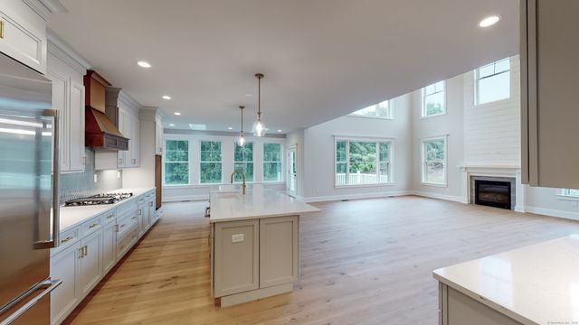 16 Twin Valley Road, East Lyme, CT 06333