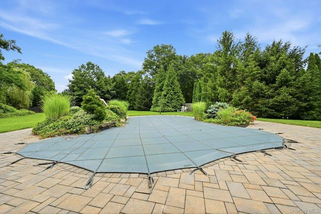12 Glenridge Lane, Kings Park, NY 11754