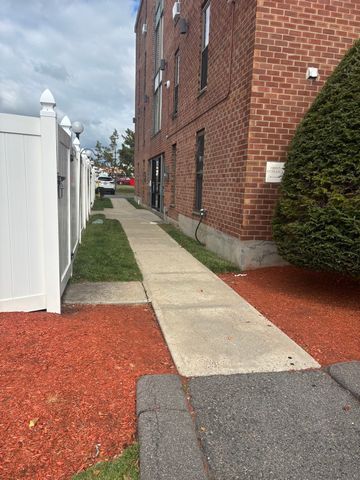 175 Ward St 60, Revere, MA 02151