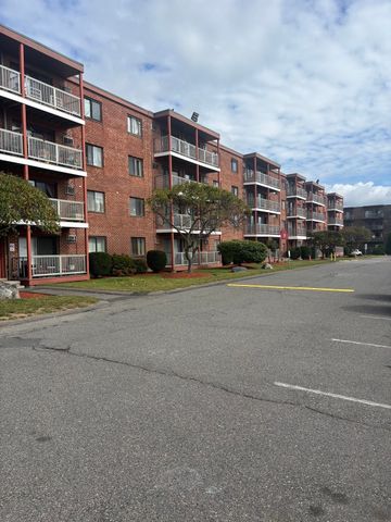 175 Ward St 60, Revere, MA 02151