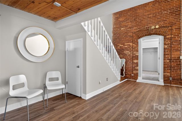 201 S Hoskins Road 121, Charlotte, NC 28208