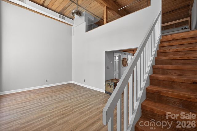 201 S Hoskins Road 121, Charlotte, NC 28208