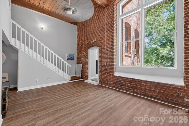 201 S Hoskins Road 121, Charlotte, NC 28208