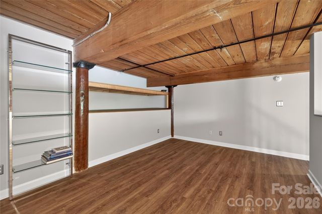 201 S Hoskins Road 121, Charlotte, NC 28208