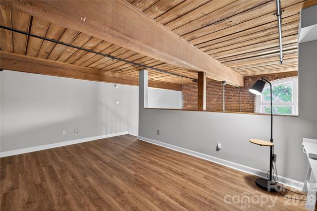 201 S Hoskins Road 121, Charlotte, NC 28208