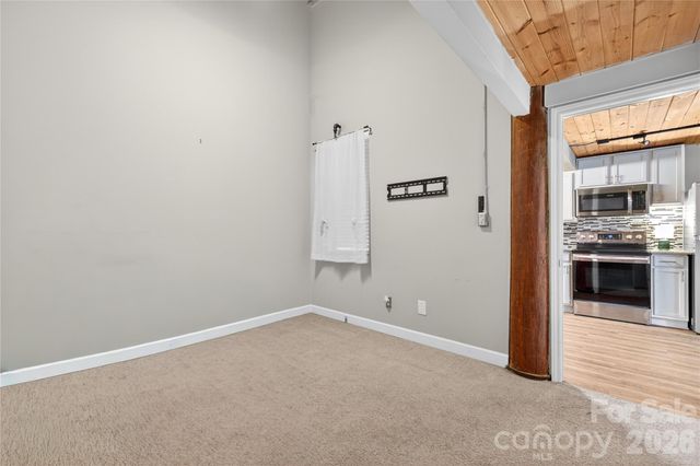 201 S Hoskins Road 121, Charlotte, NC 28208