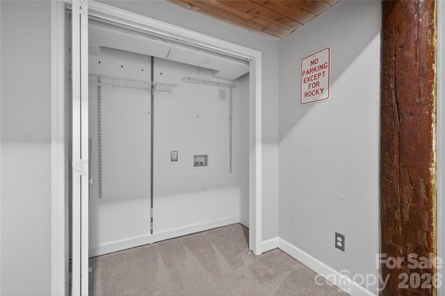 201 S Hoskins Road 121, Charlotte, NC 28208